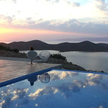 Estee, Luxury With Private Infinity Pool And Jacuzzi