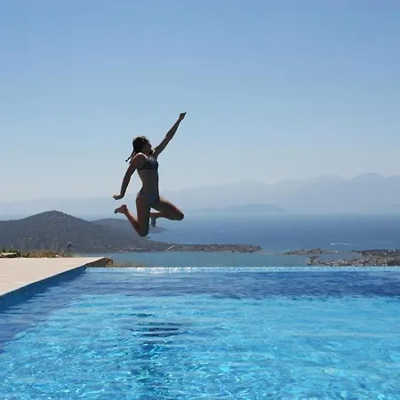 Villa Estee, Luxury With Private Infinity Pool And Jacuzzi