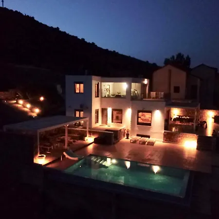 Estee, Luxury With Private Infinity Pool And Jacuzzi Villa